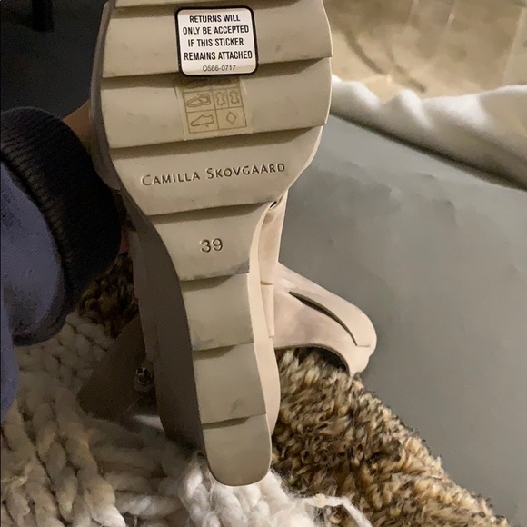 Shoes - Picture 7 of 7